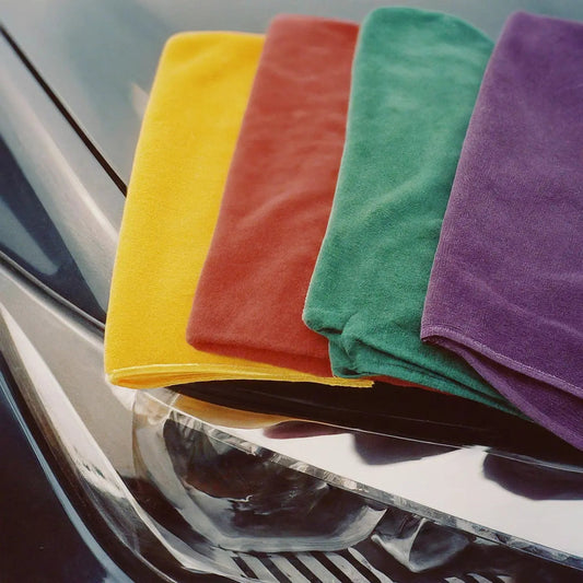 The Benefits of High-Quality Microfiber Towels in Automotive Care - Detail Direct